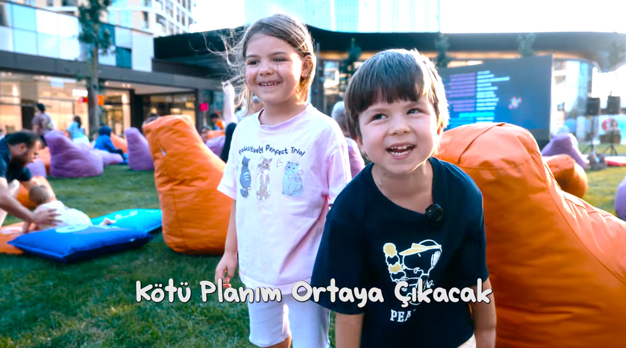 Açık hava sinemamızın en tatlı yorumları minik izleyicilerimizden! 🎬🍿💜