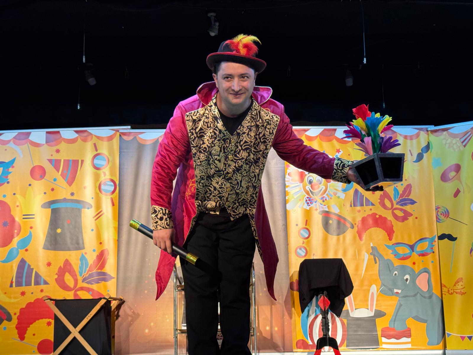 Sunucu İle Sahne Yarışmaları, Kukla Gösterisi, Bubble Show, Bil Bakalım (Balon Patlatmalı Bilgi Yarışması)